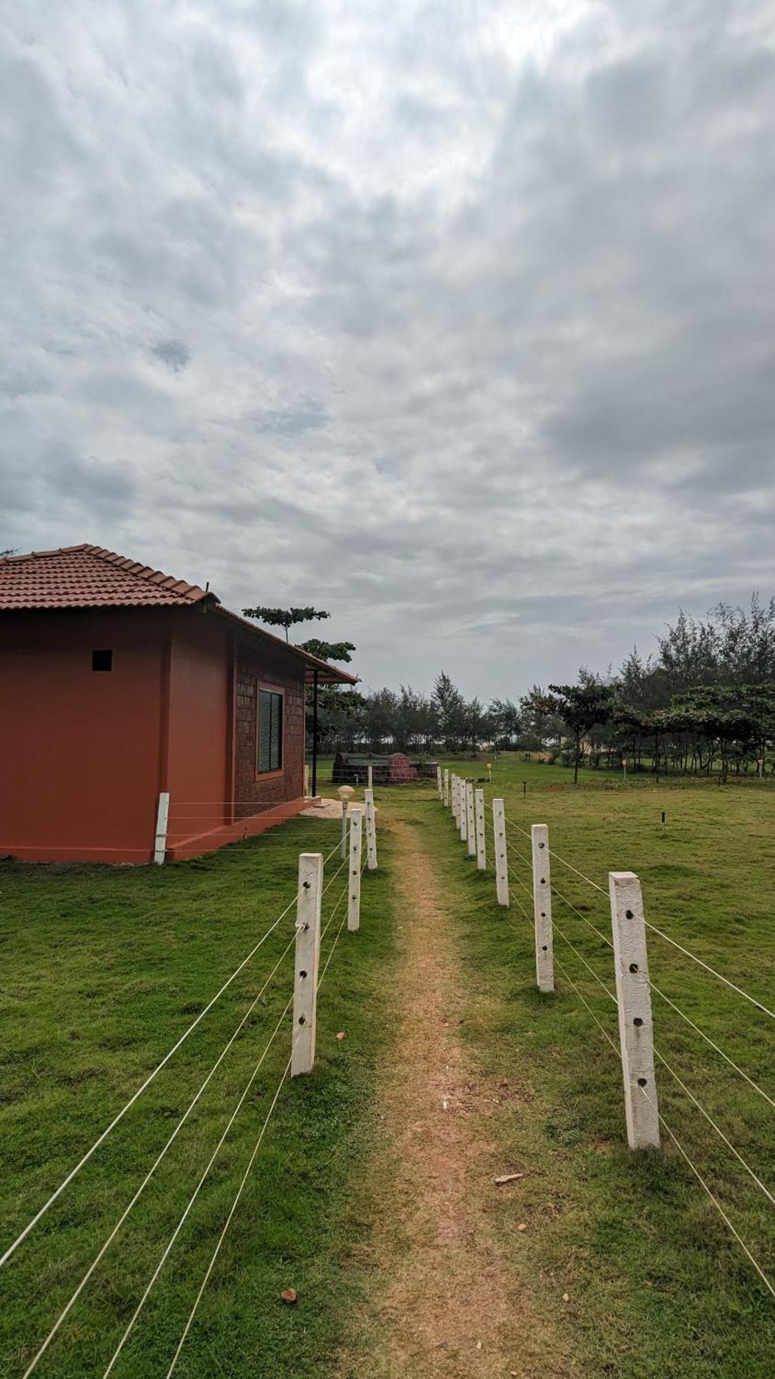 5 Mile Beach Resort Kumta エクステリア 写真